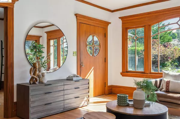 2832 Cherry St, Berkeley, CA 94705