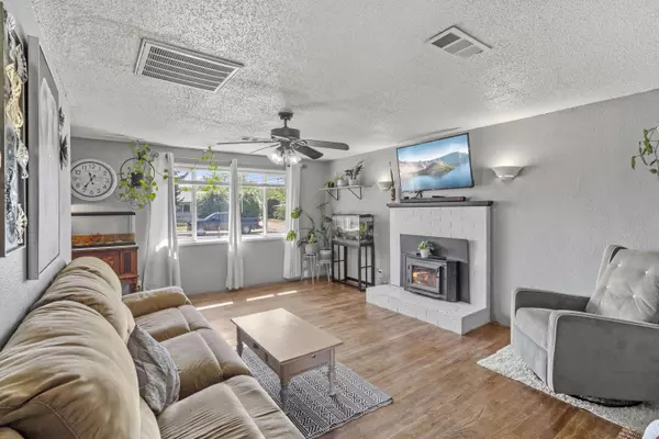 7997 Ajax ST, White City, OR 97503