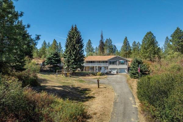 11803 N Pine Bluff Rd, Nine Mile Falls, WA 99026