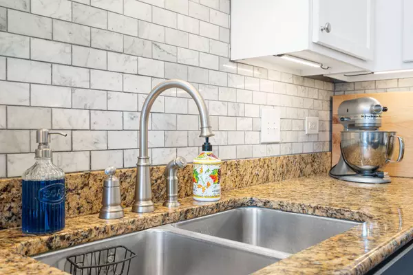 2915 N Clybourn Avenue #310, Chicago, IL 60618