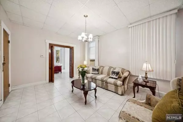 41 47th ST, Weehawken, NJ 07086