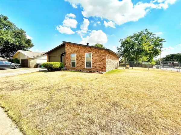 1617 Royster Road, Fort Worth, TX 76134