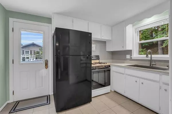 18 Edith Rd, Hudson, MA 01749