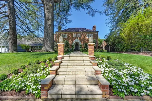 1360 46th ST, Sacramento, CA 95819