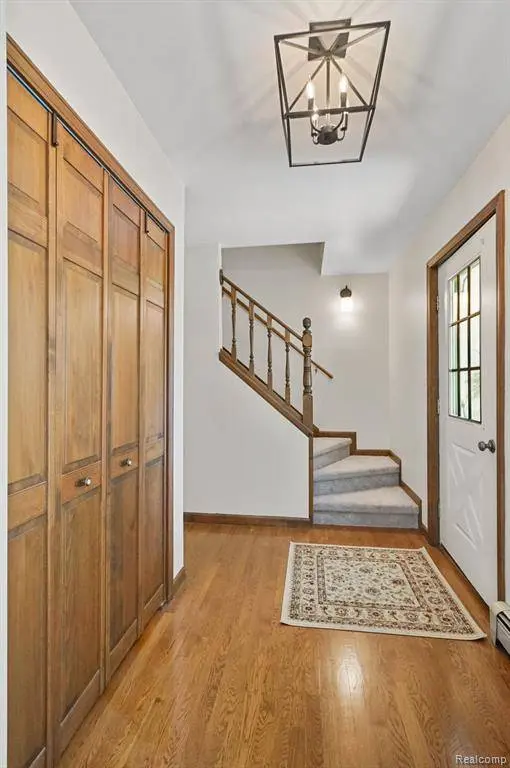 9436 Blueberry Hill, Howell, MI 48843