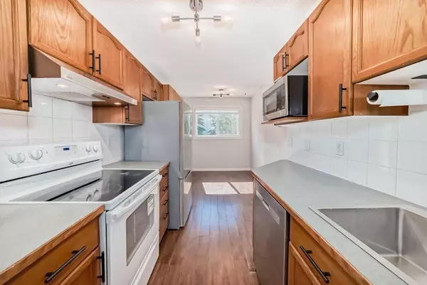 4810 40 AVE SW #23, Calgary, AB T3E 1E5