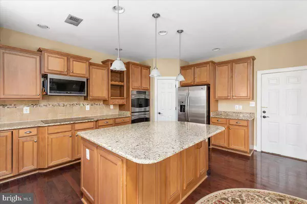 937 KENNEDY DR, Winchester, VA 22601