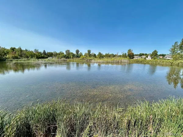 10478 PINE VALLEY Drive, Grand Blanc, MI 48439