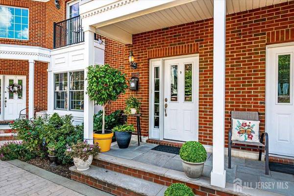 197-B Amboy AVE #6, Metuchen, NJ 08840