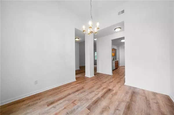 162 Hawk LN, Carrollton, GA 30116