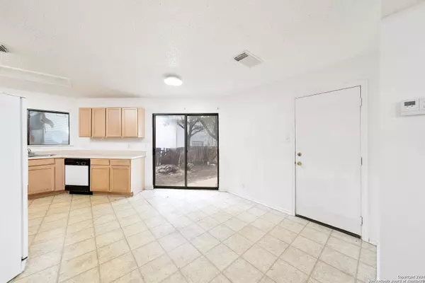 4951 Kenton Lake, San Antonio, TX 78240