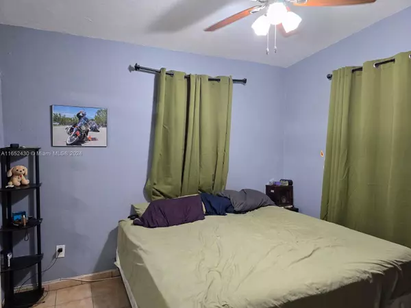 11234 SW 43rd St, Miami, FL 33165