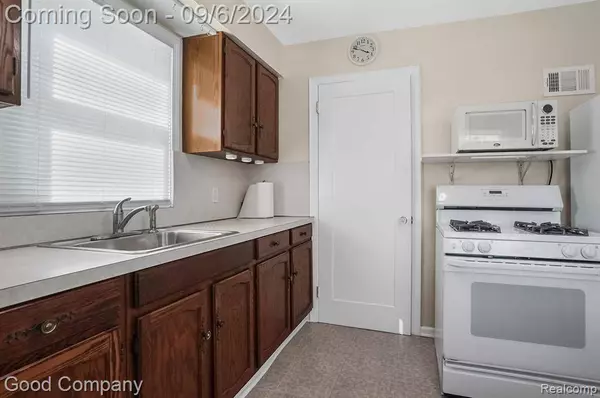 1809 DALLAS Avenue, Royal Oak, MI 48067