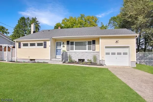 67 Pine St, Newton Town, NJ 07860