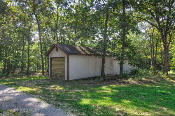 2068 County road 169, Auxvasse, MO 65231