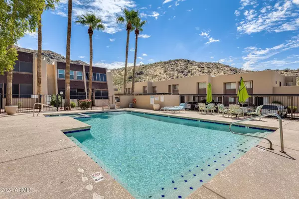 1601 W SUNNYSIDE Drive #124, Phoenix, AZ 85029