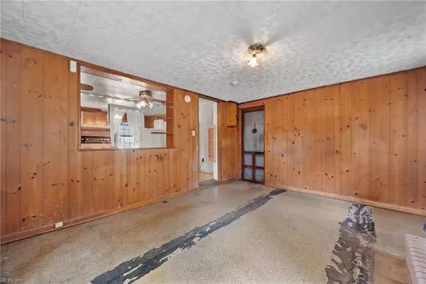 60 N Mary Peake BLVD, Hampton, VA 23666