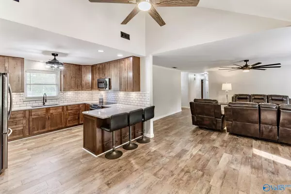 353 Sunset Acres Avenue, Decatur, AL 35603