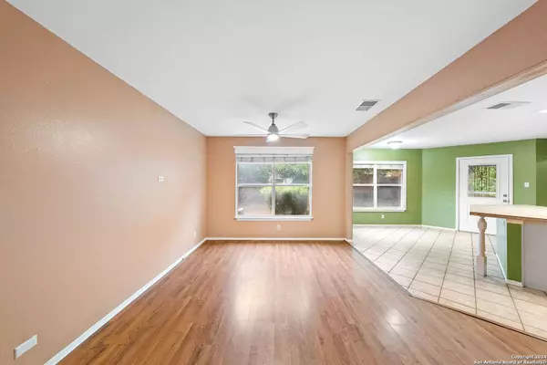 11009 Forest Breeze, Live Oak, TX 78233