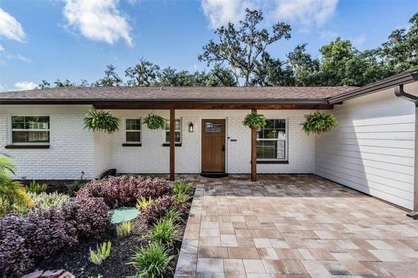 1211 DALZIE DR, Valrico, FL 33594