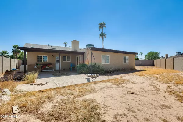 812 W KIOWA Circle, Mesa, AZ 85210