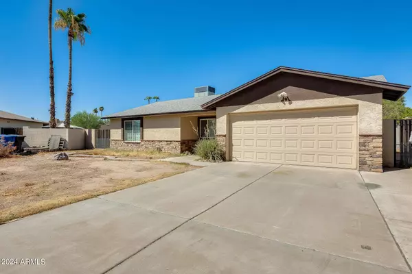 812 W KIOWA Circle, Mesa, AZ 85210