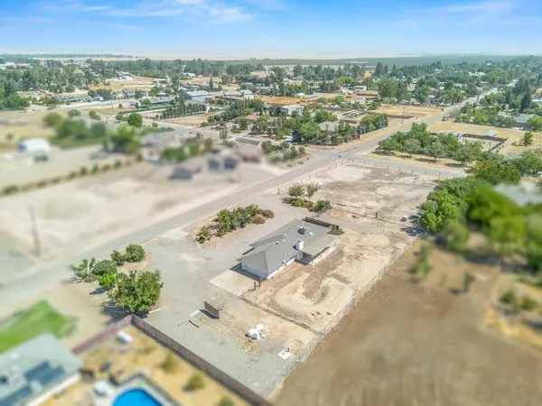 35452 Manon Avenue, Madera, CA 93636