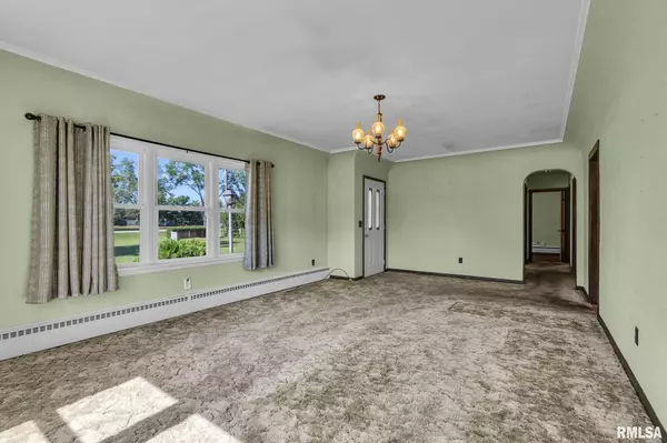 5105 MARQUETTE ST, Davenport, IA 52806