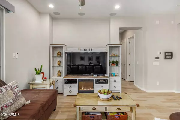 4318 E DENNISPORT Avenue, Gilbert, AZ 85295