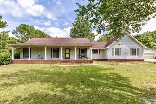 353 Sunset Acres Avenue, Decatur, AL 35603
