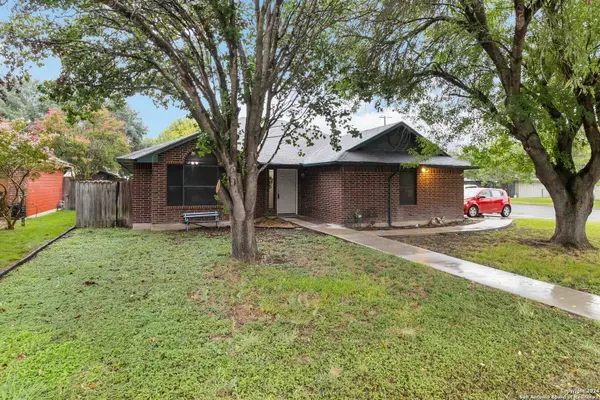 22 SALADO DR, New Braunfels, TX 78130-2892
