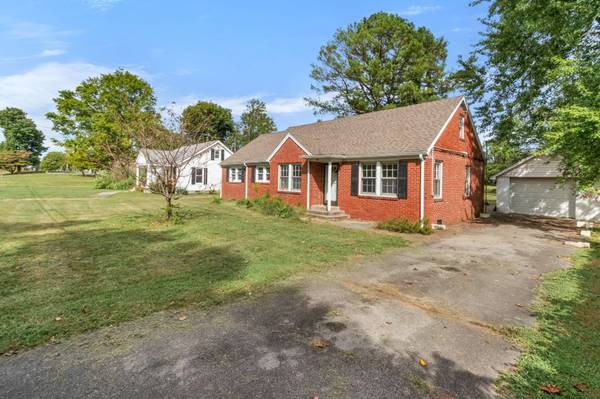 221 Cemetary St, Trenton, KY 42286