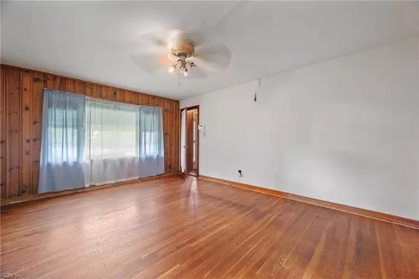 60 N Mary Peake BLVD, Hampton, VA 23666