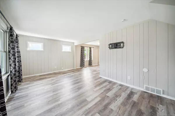 21712 Rosedale Street, Saint Clair Shores, MI 48080