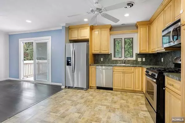 81 Knickerbocker RD, Demarest, NJ 07627