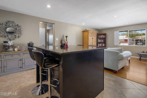 7549 E BELLEVIEW Street, Scottsdale, AZ 85257