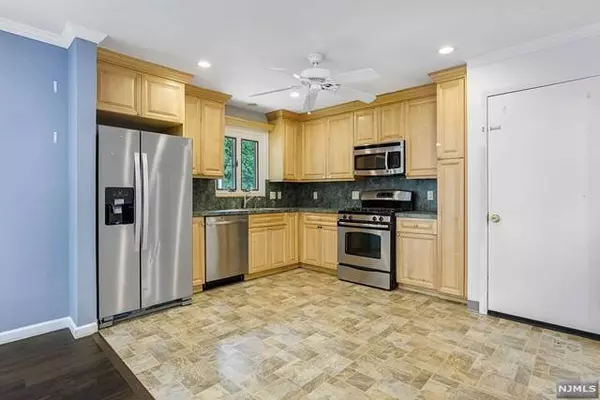 81 Knickerbocker RD, Demarest, NJ 07627