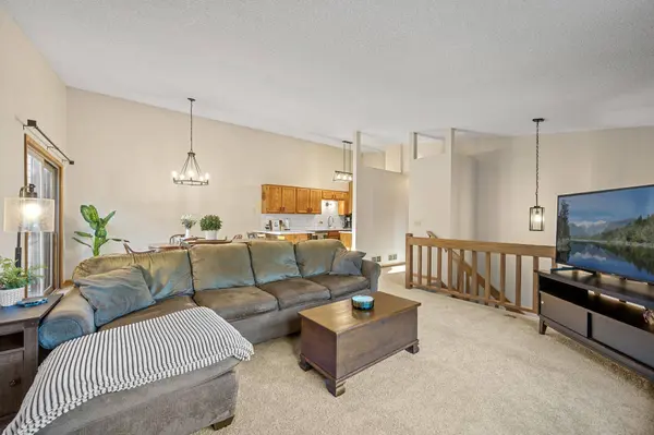 4540 Rosewood LN N, Minneapolis, MN 55442