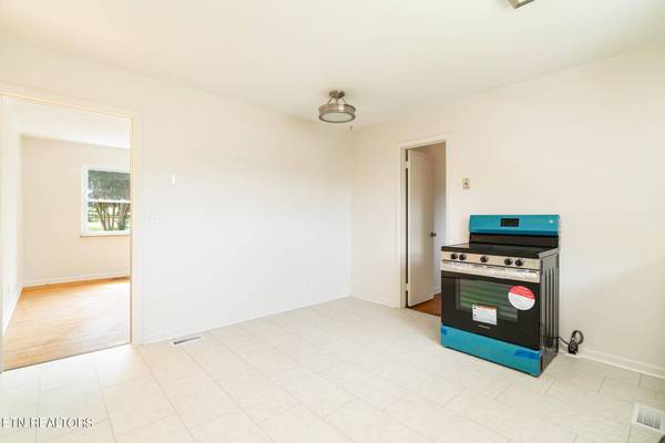 328 Defoe CIR #328, Maryville, TN 37804