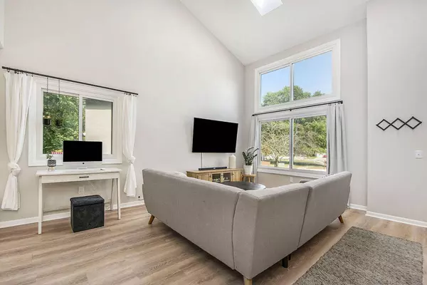 5541 55th SW Court, Grand Rapids, MI 49548