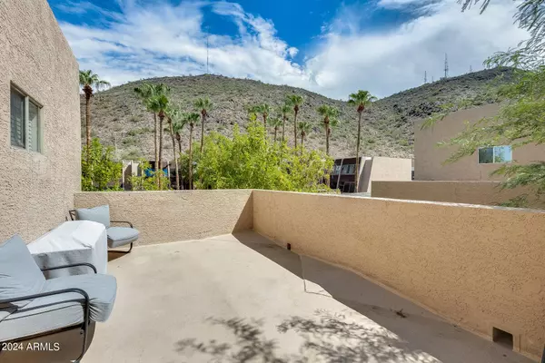 1601 W SUNNYSIDE Drive #124, Phoenix, AZ 85029