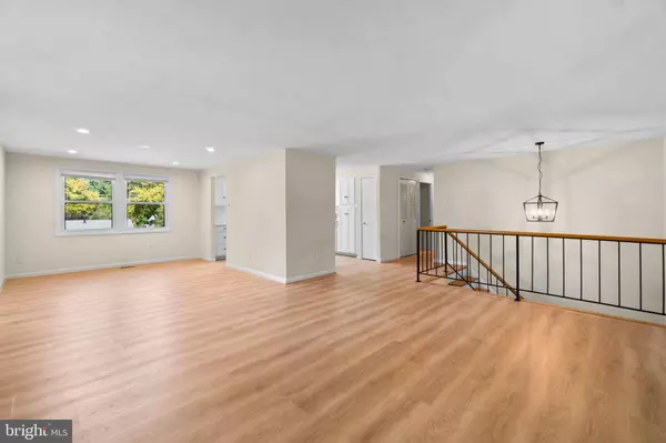 5039 W RUNNING BROOK RD, Columbia, MD 21044