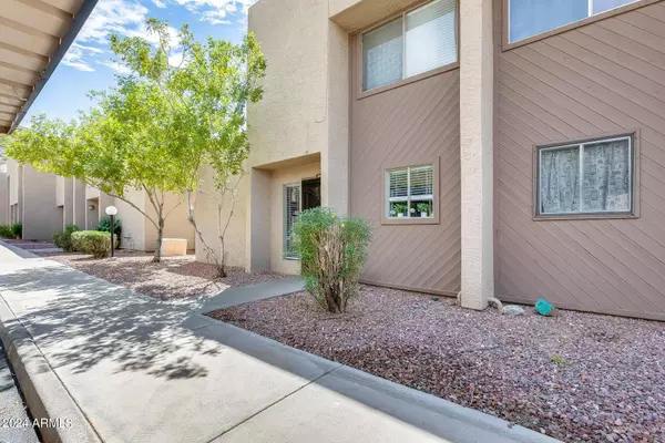 1601 W SUNNYSIDE Drive #124, Phoenix, AZ 85029