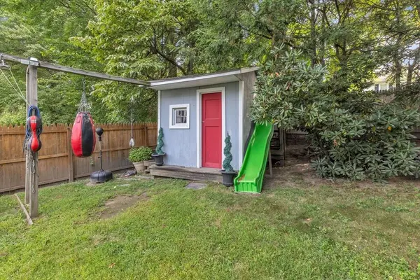 47 Bangor St, Springfield, MA 01118