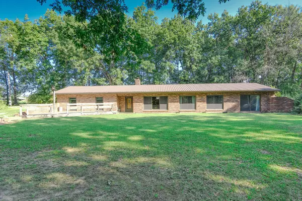 2068 County road 169, Auxvasse, MO 65231