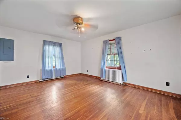 60 N Mary Peake BLVD, Hampton, VA 23666