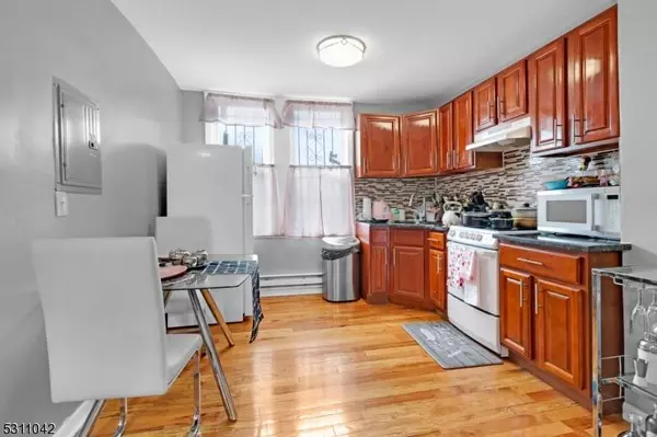 833 S 19th St, Newark City, NJ 07108