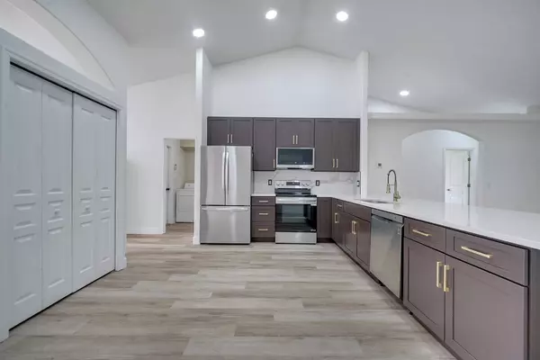 2801 Palmyra Ct, St Cloud, FL 34772-7319