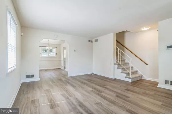 52 W TAYLOR RUN PKWY, Alexandria, VA 22314