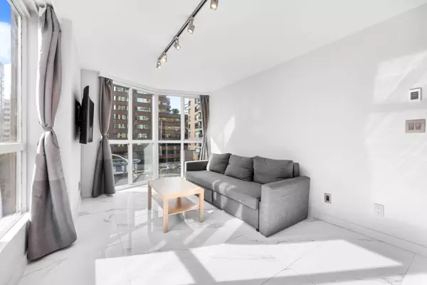 1188 HOWE ST #702, Vancouver, BC V6Z 2S8